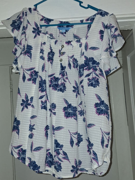 Draper James Tops - Draper James White Floral Button-Front Ruffle Sleeve Top